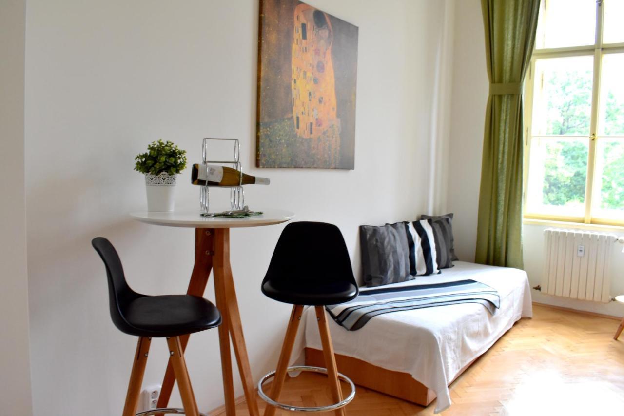 Wellness Apartments Florenc Прага Екстериор снимка