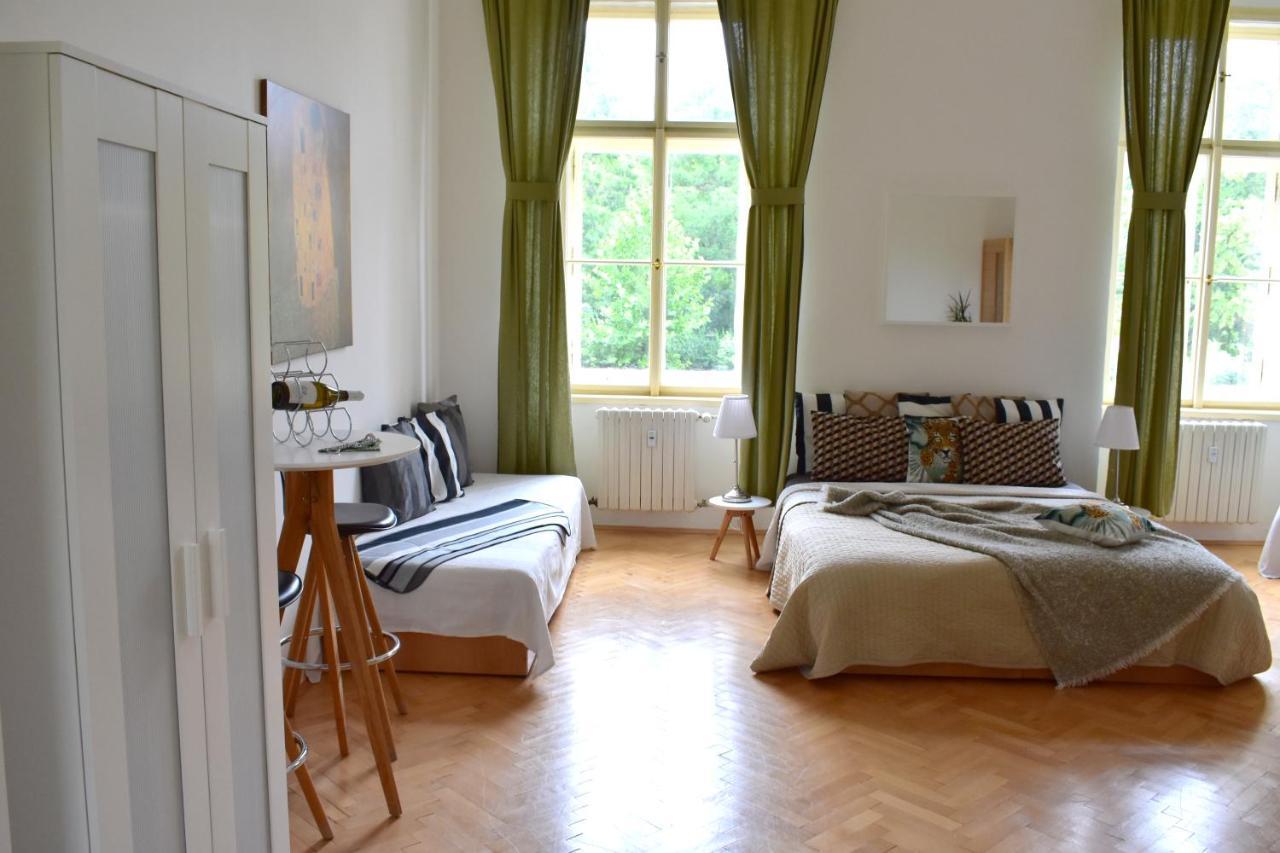 Wellness Apartments Florenc Прага Екстериор снимка