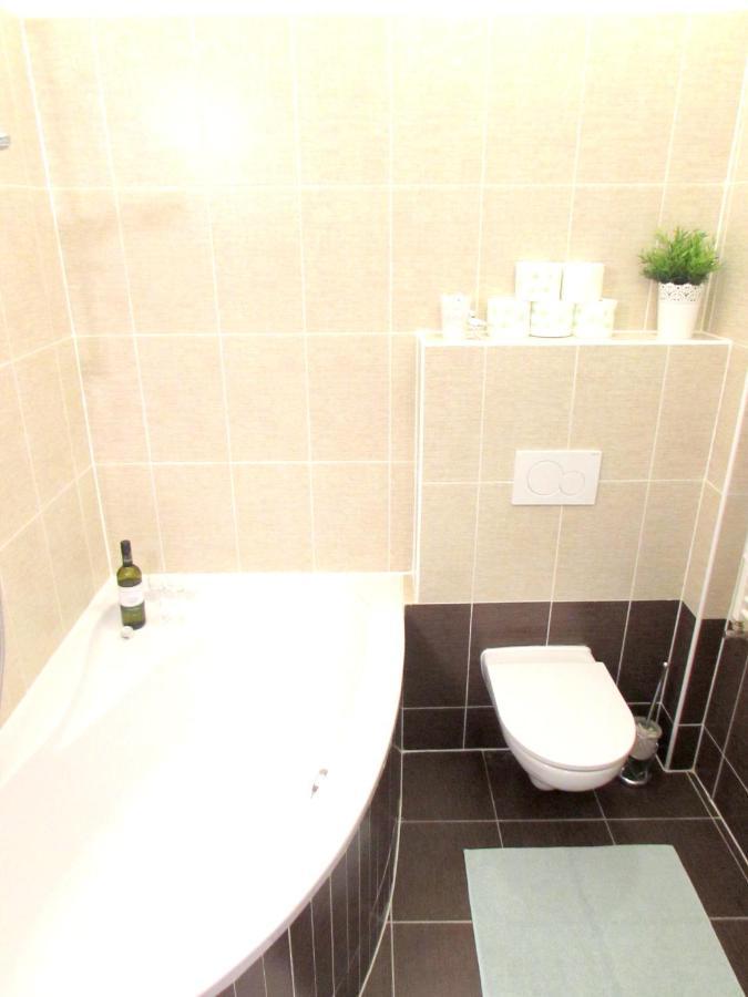 Wellness Apartments Florenc Прага Екстериор снимка