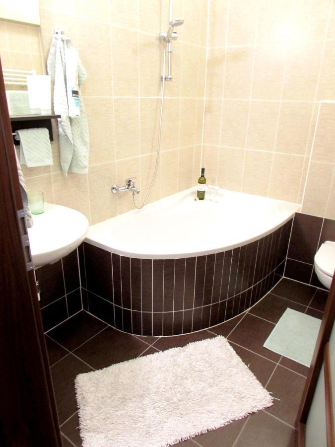 Wellness Apartments Florenc Прага Екстериор снимка